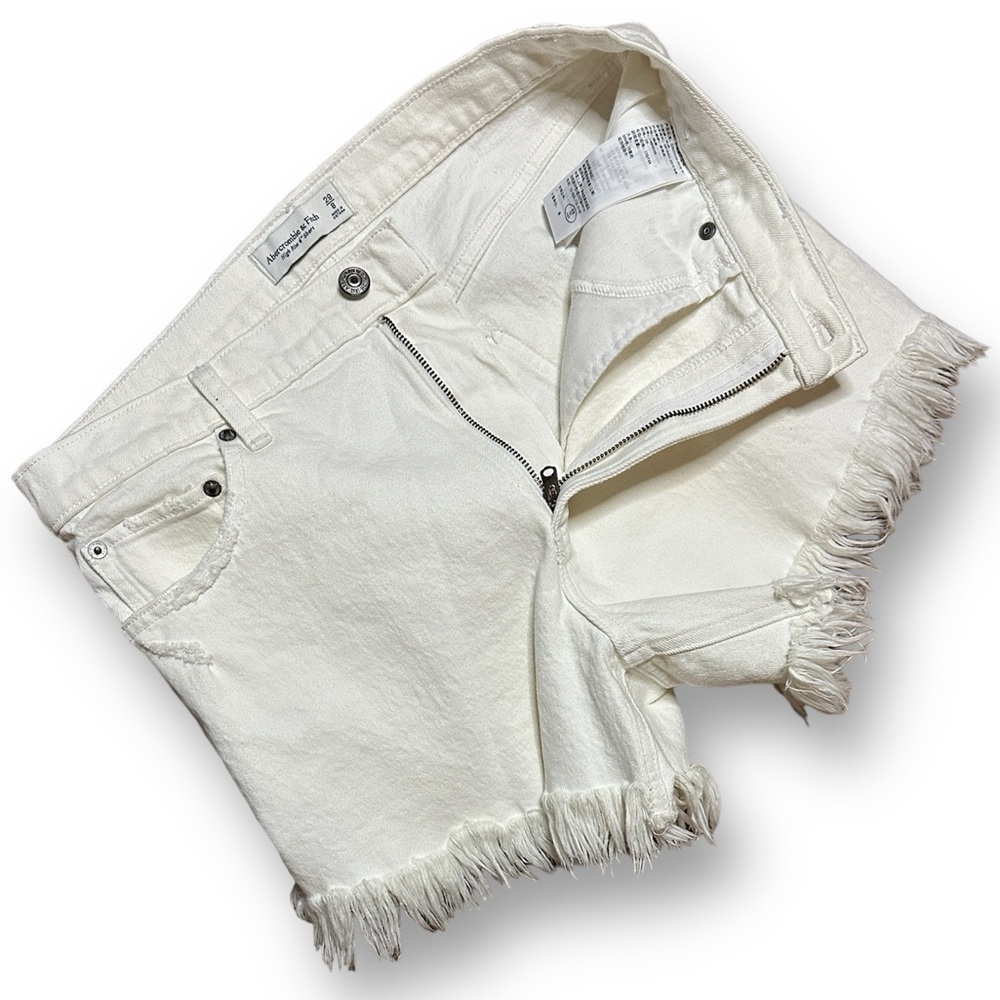ABERCROMBIE & FITCH High Rise 4" Distressed Short in White Sz. 8 / 29 - Picture 4 of 7